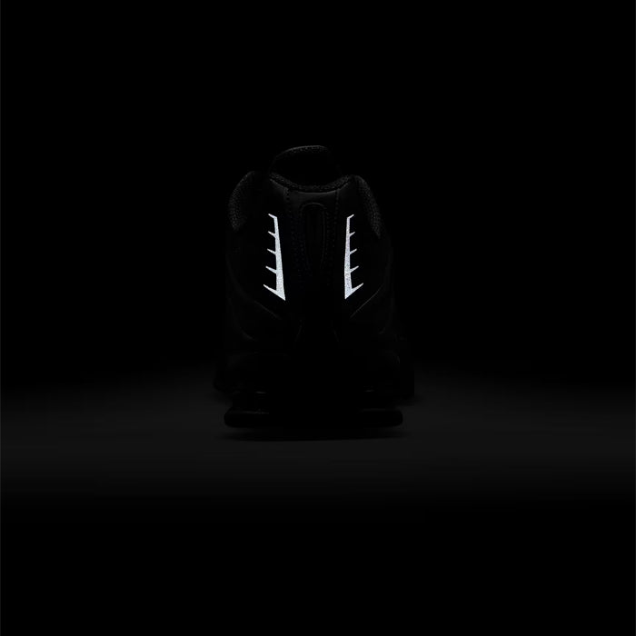 NIKE SHOX R4