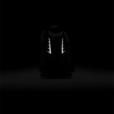 NIKE SHOX R4