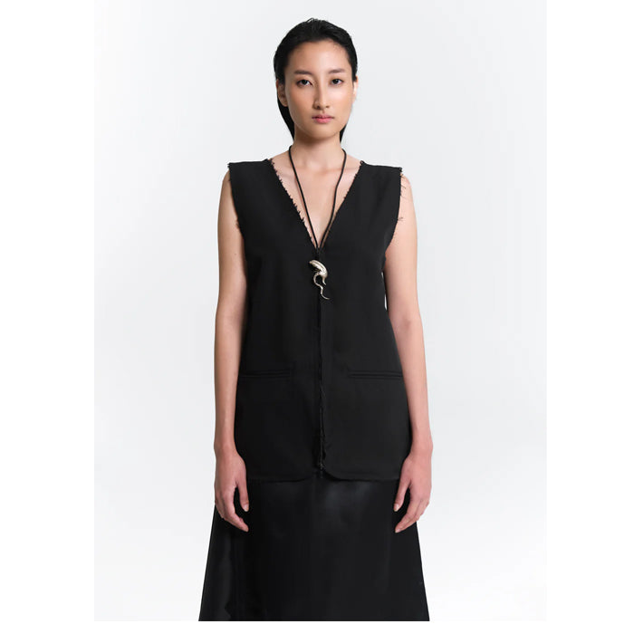 Izz Vest Black