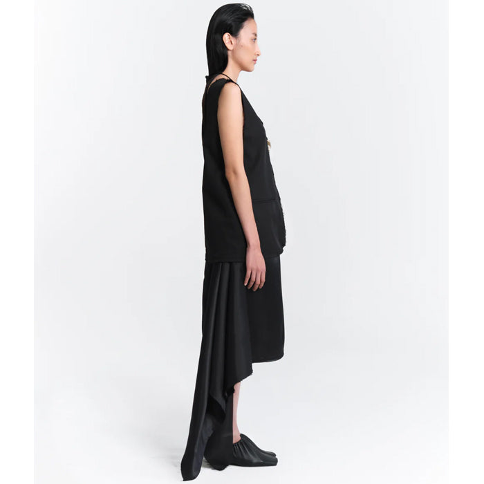 Izz Vest Black