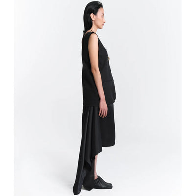 Izz Vest Black