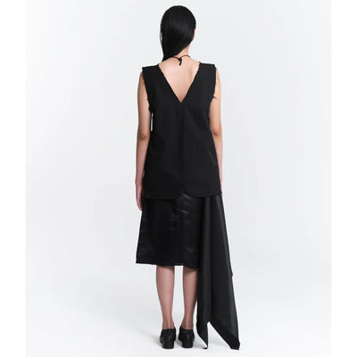 Izz Vest Black