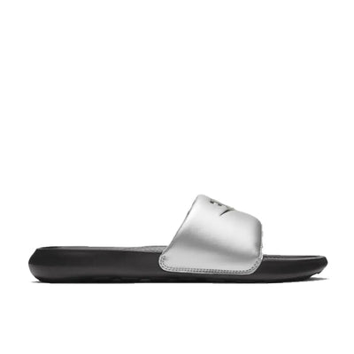 W NIKE VICTORI ONE SLIDE