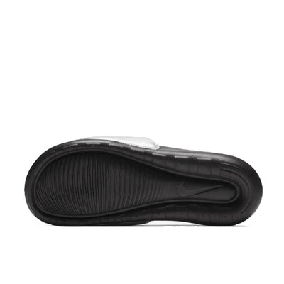 W NIKE VICTORI ONE SLIDE